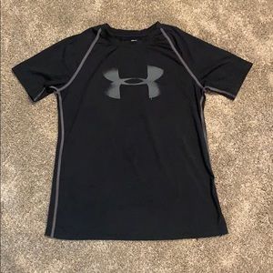 Youth Boys Under Armour t-shirt.  Size Y XL
